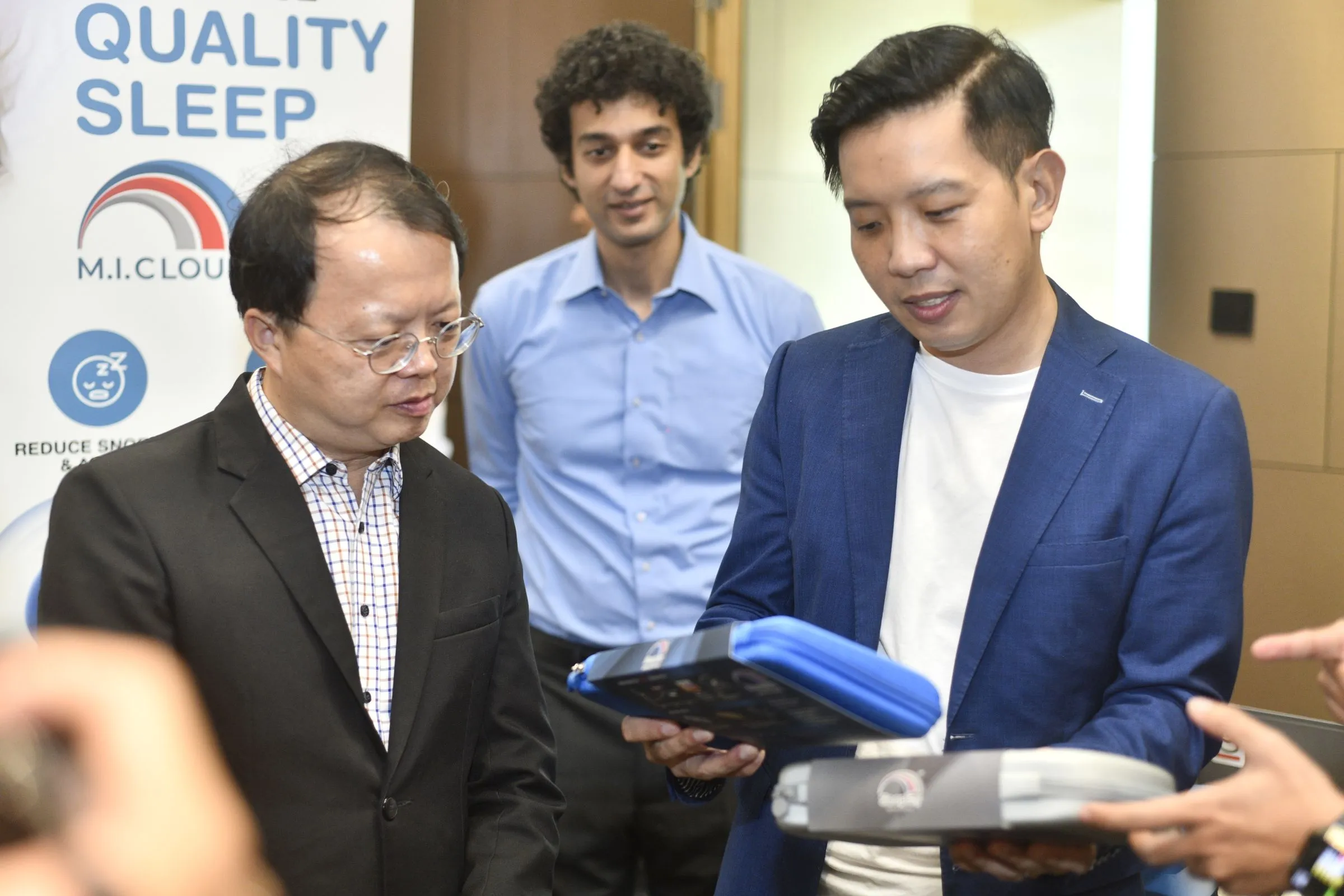 MOS Alvin Tan visiting the Startup Carnival
